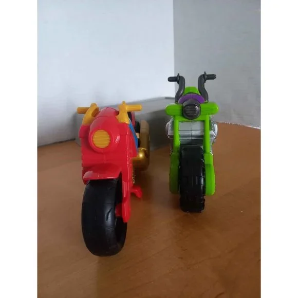 Marvel Super Hero Adventures Motorcycle set of 2 Hulk Iron Man Hasbro no figures - Picture 2 of 10